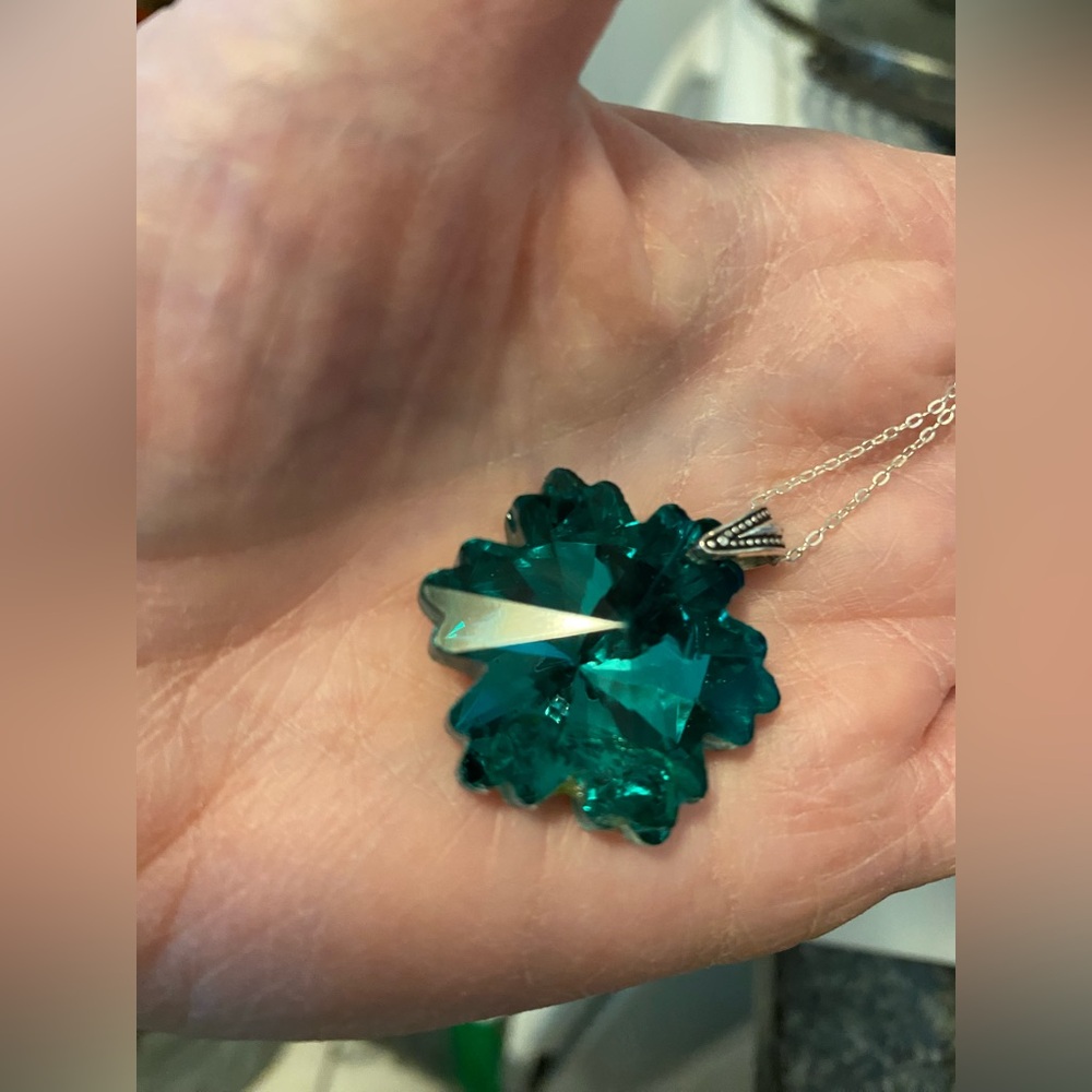 NEW Snowflake crystal necklace **